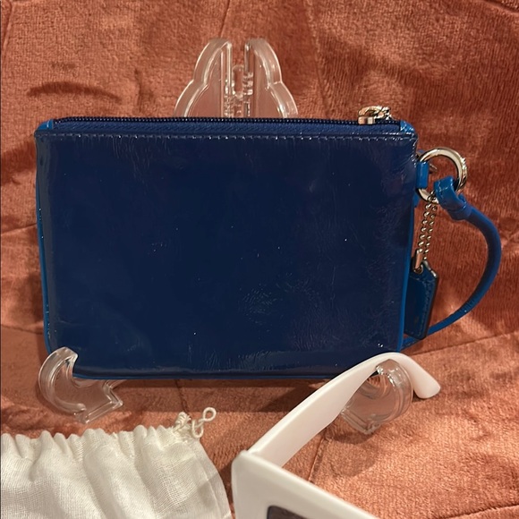 Coach Poppy Blue and White Wristlet with Coach DustBag & Fashion Sunglasses - Picture 5 of 7